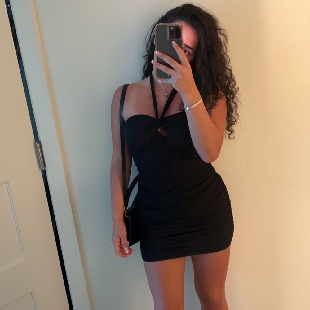 Mini black dress with neck cross ties 🖤